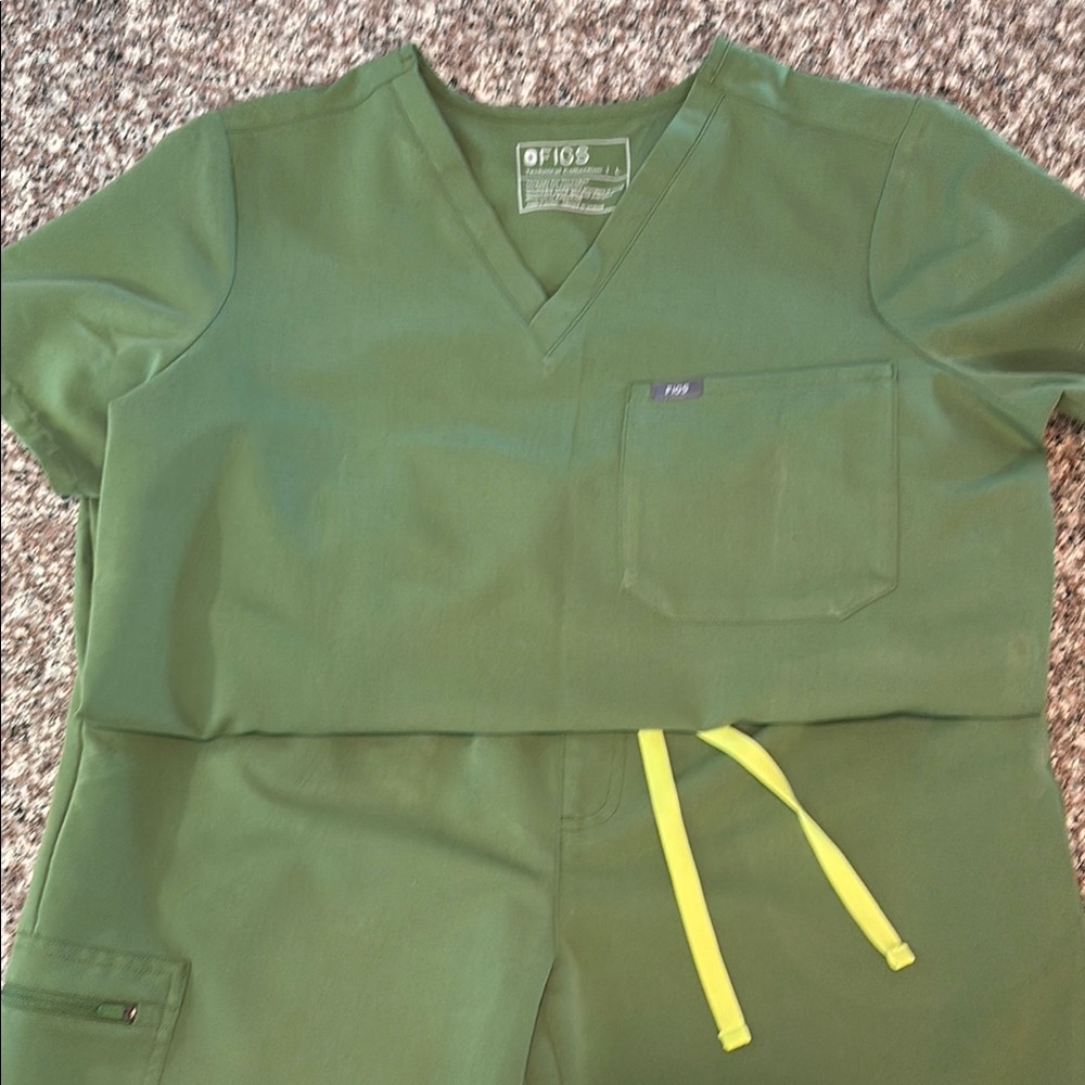 Figs Green Scrub Set